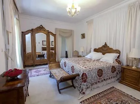 Mansion With Private Pool فيلة